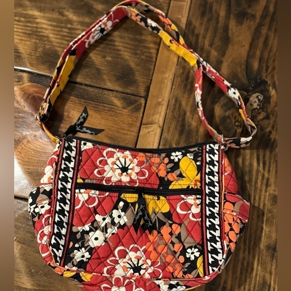VERA BRADLEY CROSSBODY OR SHOULDER BAG. NWOT. ORANGE/YELLOW/RED